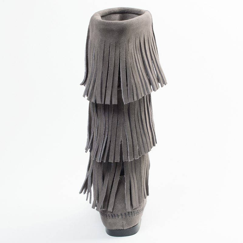 Graue Minnetonka Damen Stiefel 3-Layer Fringe Boot Graue Damen Schlupfstiefel mit Fransen aus Wildleder