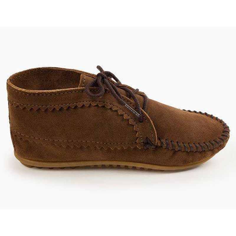 Dunkelbrauner Damen Mokassin von Minnetonka Schlichter Minnetonka Damen Mokassin mit Schnürung