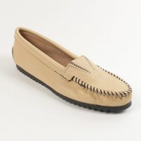 Federleichte Damen Hirschleder Mokassins Minnetonka Hirschleder Mokassins in champagner