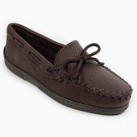 Dunkelbraune Minnetonka Damen Mokassins Moosehide Classic Klassische Dunkelbraune Damen Elchleder Mokassins