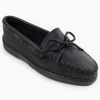 Schwarze Minnetonka Damen Mokassins Moosehide Classic Klassische Schwarze Damen Elchleder Mokassins