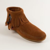 Braune Feather Booties von Minnetonka Minnetonka Damen Feather Bootie
