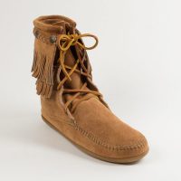 Fransen Boots von Minnetonka Minnetonka Tramper Boots mit Fransen